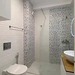 Loli Luxury White * Sarandë