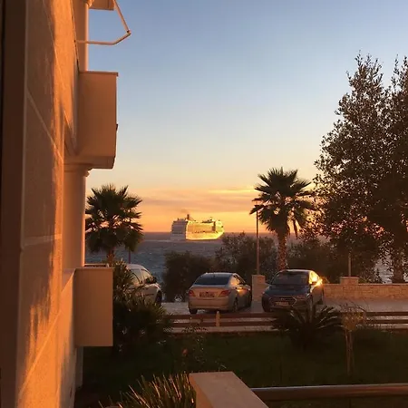 Loli Luxury White Sarandë