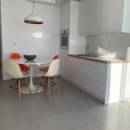 Loli Luxury White Sarandë