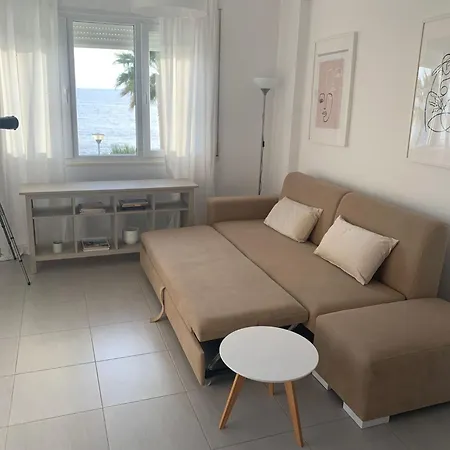 Loli Luxury White * Sarandë
