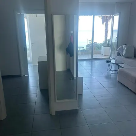 아파트 Loli Luxury White Sarandë