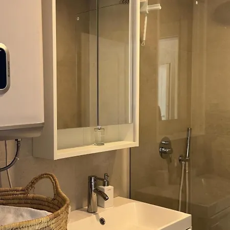 Loli Luxury For Sarandë