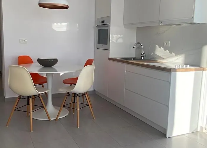 Loli Luxury White Sarandë